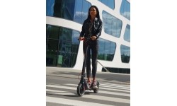 Skuter elektryczny Beaster BS801B, 700 W, 36 V, 10 Ah, 25,4 cm, czarny