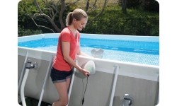 Magnetyczna lampa basenowa różne kolory LED INTEX 28698