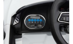 Pojazd elektryczny Audi R8, biały