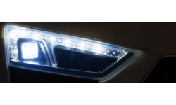 Pojazd elektryczny Audi R8, biały
