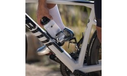 Gertuvės laikiklis ELITE Custom RaceX (juoda/raudona)