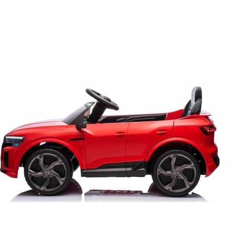 Audi SQ8 pojazd czerwony