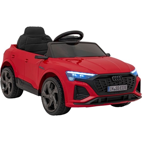 Audi SQ8 pojazd czerwony