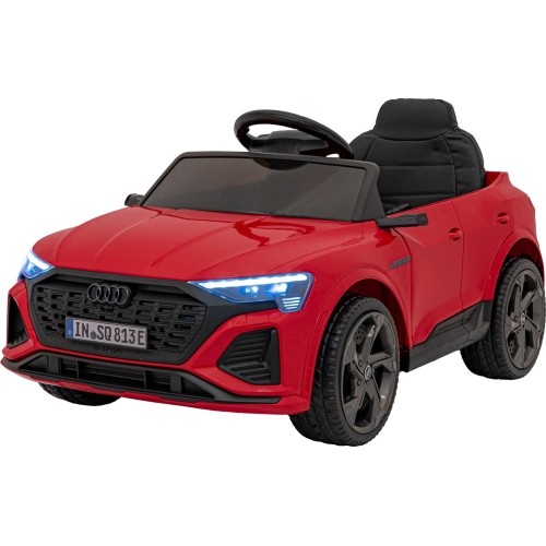 Audi SQ8 pojazd czerwony