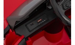 Audi SQ8 pojazd czerwony