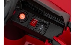 Audi SQ8 pojazd czerwony