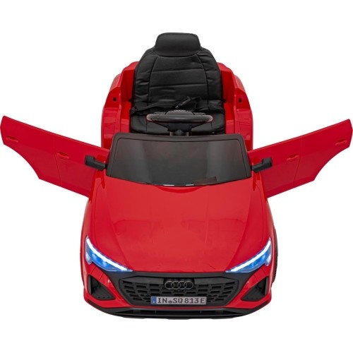 Audi SQ8 pojazd czerwony