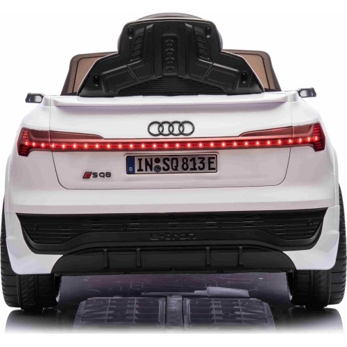 Audi SQ8 pojazd Biały