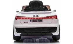 Audi SQ8 pojazd Biały