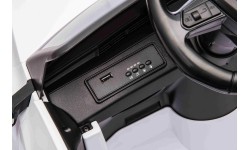 Audi SQ8 pojazd Biały