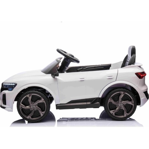 Audi SQ8 pojazd Biały