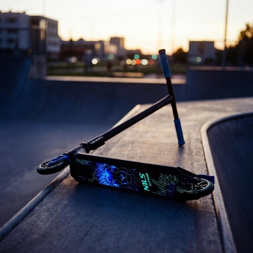 HS155 FLUORESCENT LION BLUE SCOOTER NILS EXTREME