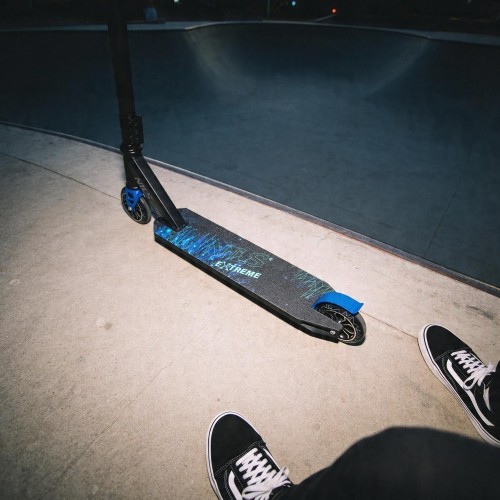 HS155 FLUORESCENT LION BLUE SCOOTER NILS EXTREME