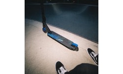 HS155 FLUORESCENT LION BLUE SCOOTER NILS EXTREME