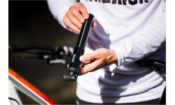 Rankinė pompa Zéfal Mt. Mini Pump // 58 PSI / 4 bar, su šlangute AV / FV, aliuminė