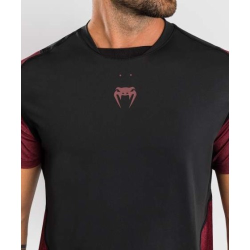 Venum x Assassin’s Creed Shadows Men’s Dry-Tech T-Shirt - Burgundy/Black