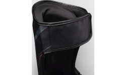 Venum Streamline Shin Guards - Black/Gold