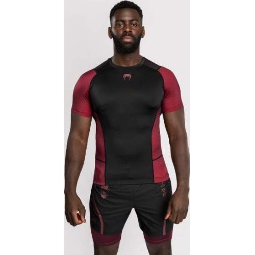 Venum x Assassin’s Creed Shadows Men’s Short Sleeve Rashguard - Burgundy/Black