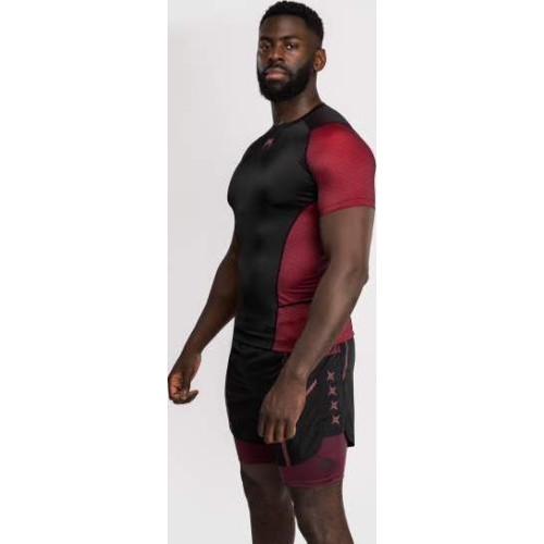 Venum x Assassin’s Creed Shadows Men’s Short Sleeve Rashguard - Burgundy/Black