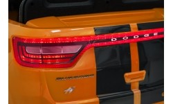 Pojazd elektryczny Dodge Durango, pomarańczowy