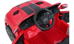 Pojazd elektryczny Dodge Durango, czerwony