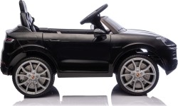 Pojazd elektryczny Porsche Cayenne, czarny