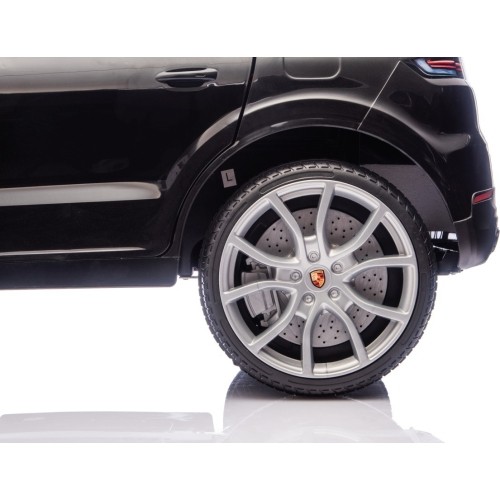 Pojazd elektryczny Porsche Cayenne, czarny