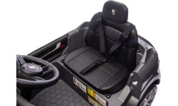 Pojazd elektryczny Porsche Cayenne, czarny