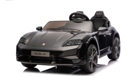 Pojazd elektryczny Porsche Taycan Turbo S, czarny