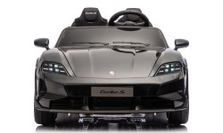 Pojazd elektryczny Porsche Taycan Turbo S, czarny