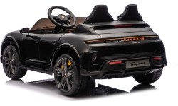 Pojazd elektryczny Porsche Taycan Turbo S, czarny