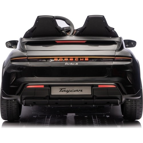Pojazd elektryczny Porsche Taycan Turbo S, czarny