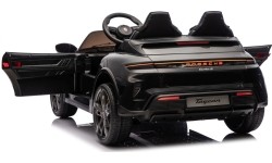 Pojazd elektryczny Porsche Taycan Turbo S, czarny