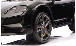 Pojazd elektryczny Porsche Taycan Turbo S, czarny