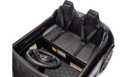 Pojazd elektryczny Porsche Taycan Turbo S, czarny