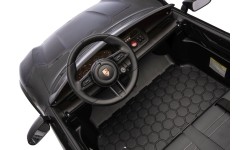Pojazd elektryczny Porsche Taycan Turbo S, czarny