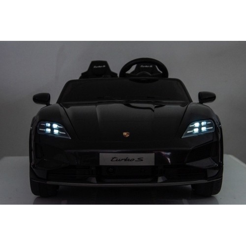 Pojazd elektryczny Porsche Taycan Turbo S, czarny