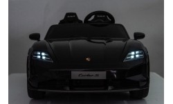 Pojazd elektryczny Porsche Taycan Turbo S, czarny