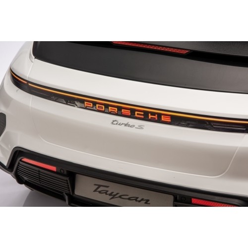 Pojazd elektryczny dla dzieci Porsche Taycan Turbo S, biały