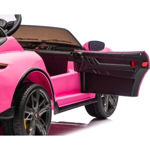 Pojazd elektryczny Porsche Taycan Turbo S, różowy