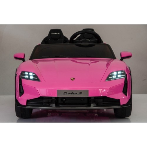 Pojazd elektryczny Porsche Taycan Turbo S, różowy