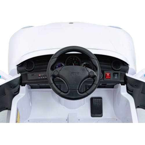 Pojazd elektryczny RUF CTR3, biały
