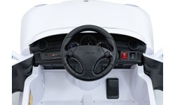 Pojazd elektryczny RUF CTR3, biały