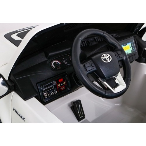 Pojazd Toyota Hilux Biały
