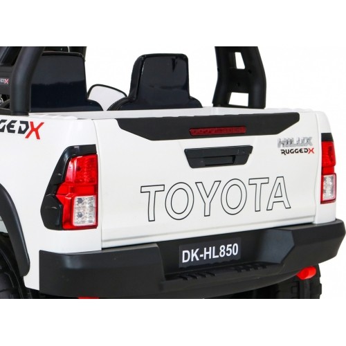 Pojazd Toyota Hilux Biały