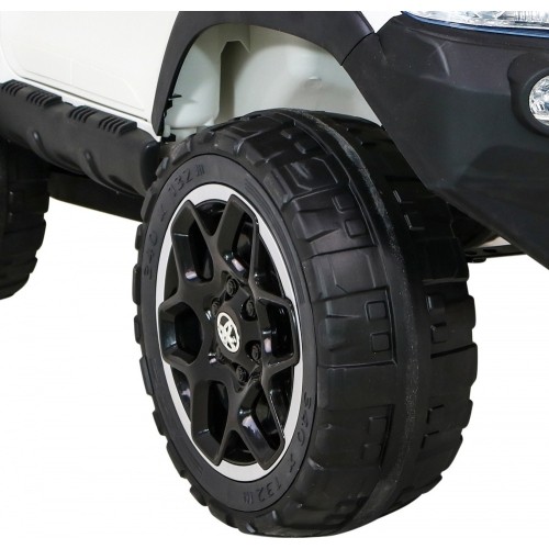Pojazd Toyota Hilux Biały