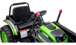 Pojazd elektryczny traktor z koparką, zielony