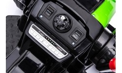Pojazd elektryczny traktor z koparką, zielony
