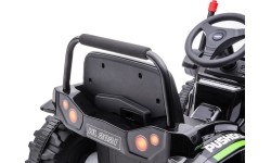 Pojazd elektryczny traktor z koparką, zielony