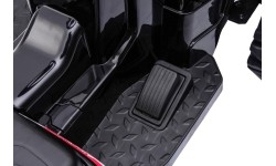 Pojazd elektryczny traktor z koparką, zielony